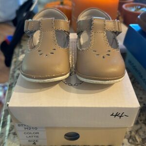 Angel Baby Size 4 Latte Mary Jane Girl’s Shoes